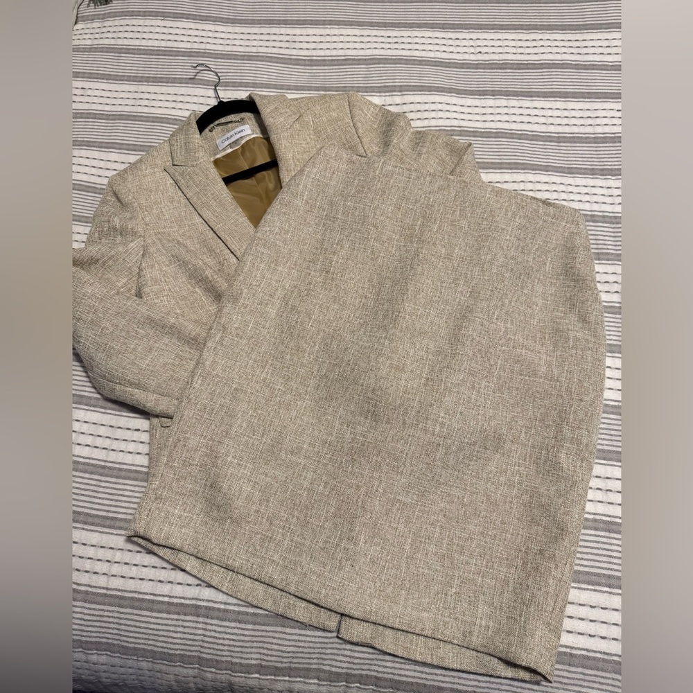 Women’s two piece Calvin Klein Suit Sz 10